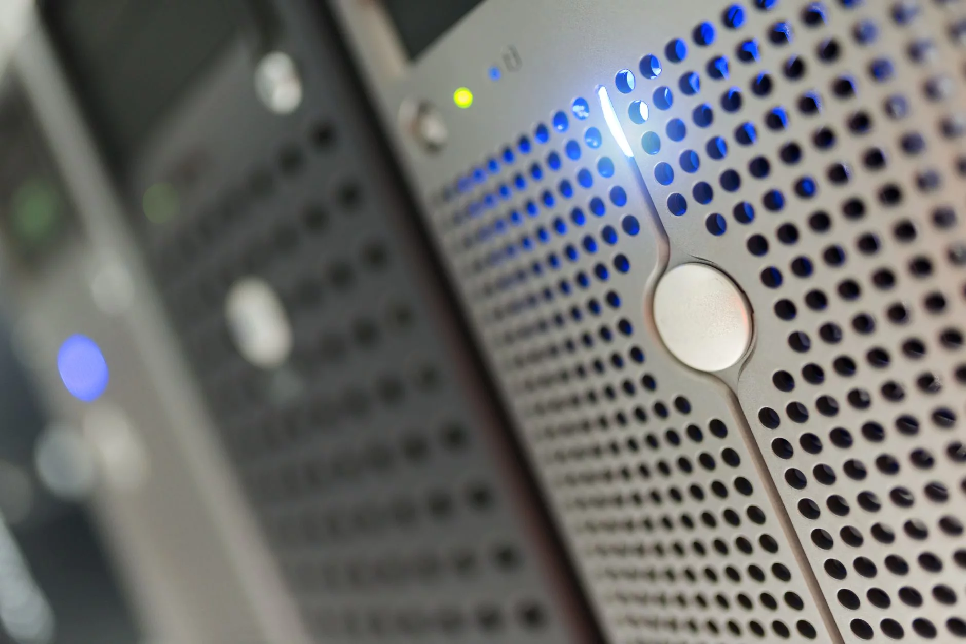 VPS vs VDS: What Is the Real Difference in 2026?