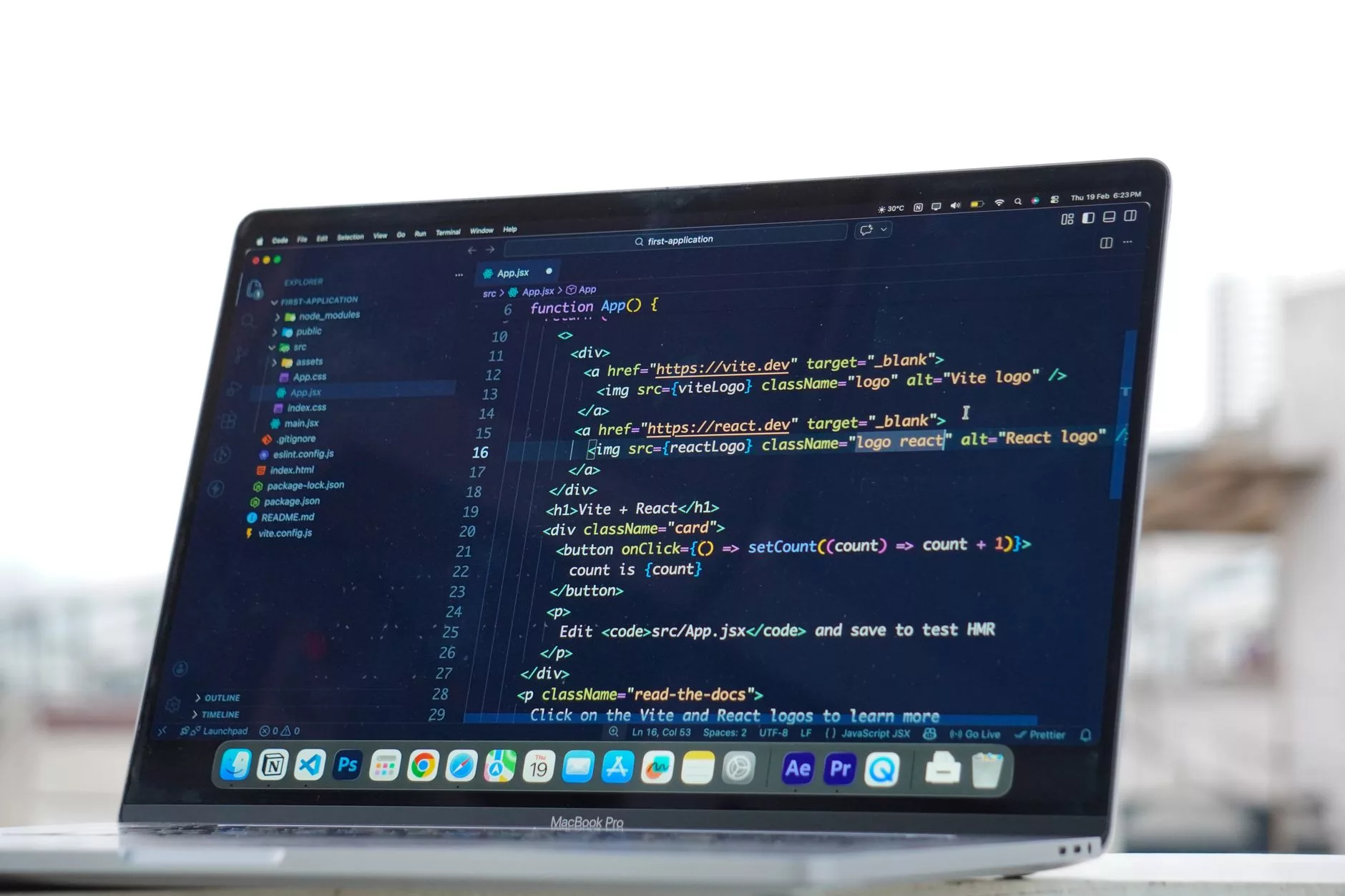Vue.js vs React.js: Which Framework to Choose in 2026?