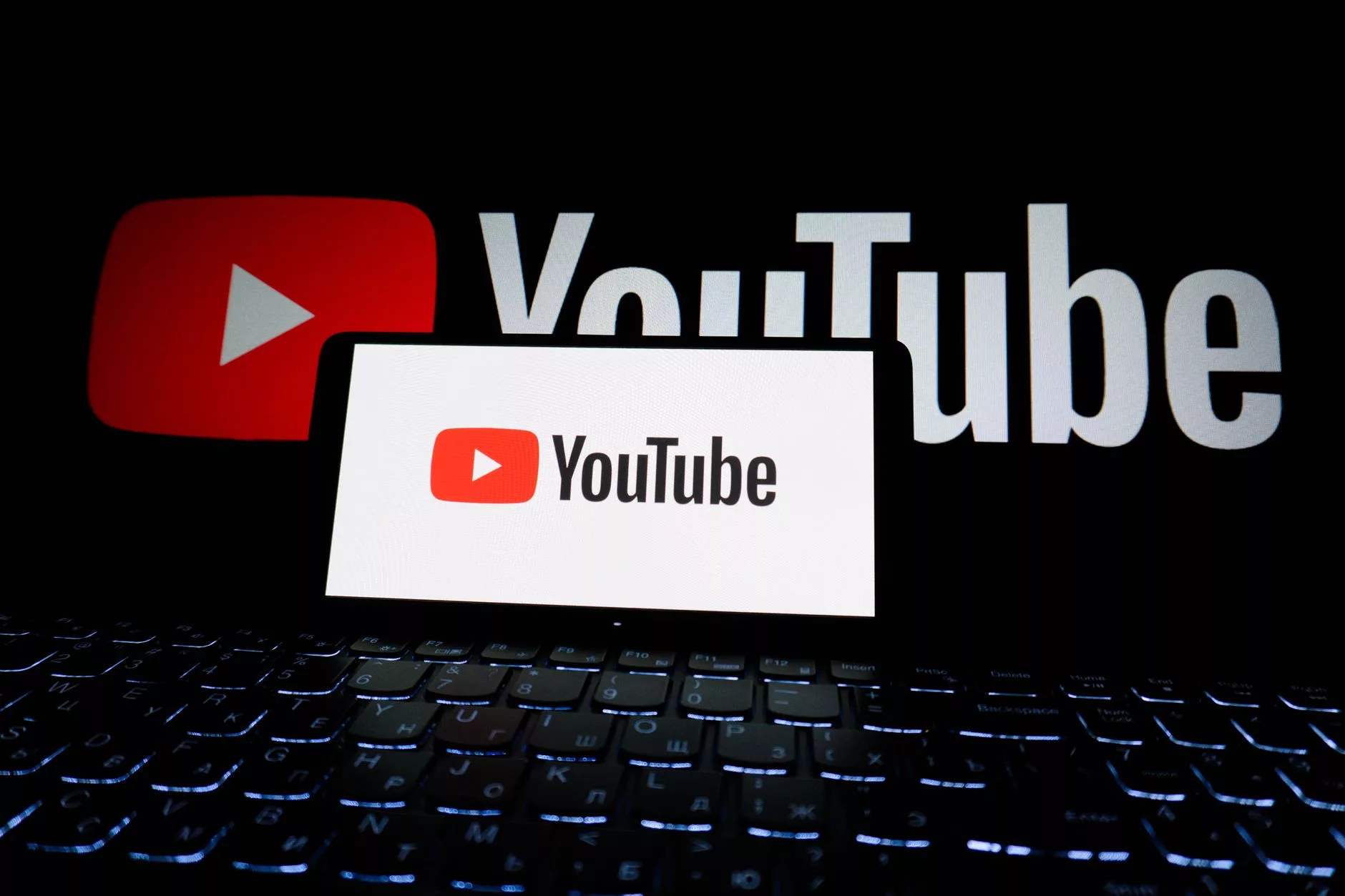 YouTube Allows Personalized Ads for Alcohol Brands Starting October 30
